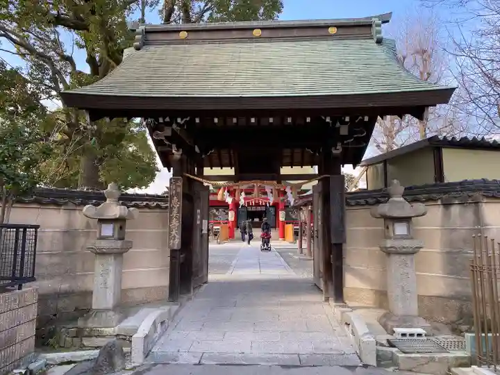 呉服神社の山門・神門