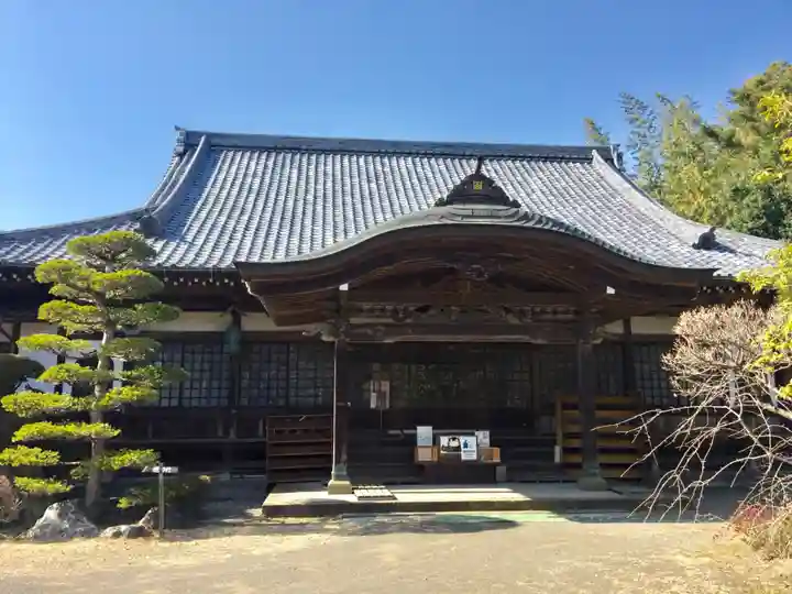鏡忍寺の本殿・本堂