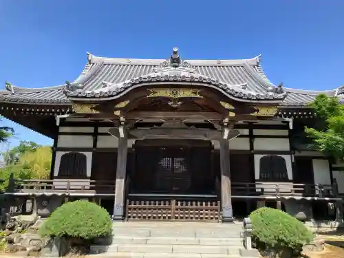 泉養寺の{uncategorized: "未分類", other: "その他", undefined: "問題あり", building: "その他建物", grave: "お墓", sacred_gate: "鳥居", guardian: "狛犬", statue: "像", buddha: "仏像", history: "歴史", nature: "自然", garden: "庭園", animal: "動物", pagoda: "塔", temizu: "手水舎", mountain_gate: "山門・神門", sanctuary: "本殿・本堂", subordinate: "末社・摂社", art: "芸術", scenery: "景色", jizo: "地蔵", ema: "絵馬", goshuin: "御朱印", omikuji: "おみくじ", items: "授与品その他", amulet: "お守り", goshuincho: "御朱印帳", eats: "食事", festival: "お祭り", votive_dance: "神楽", shichigosan: "七五三参", wedding: "結婚式", experience: "体験その他", initially: "初詣", around: "周辺", anti_infection: "感染症対策"}