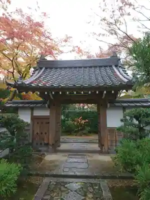 源光庵の山門・神門