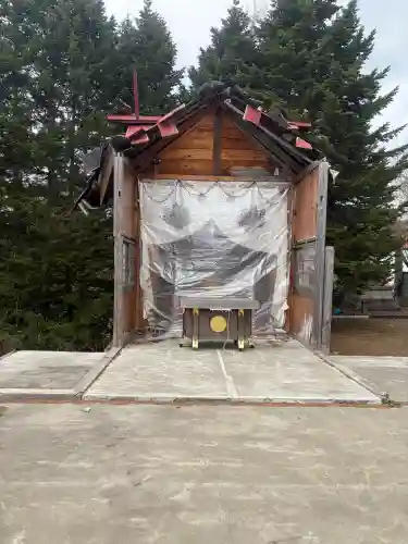 樺戸神社の{uncategorized: "未分類", other: "その他", undefined: "問題あり", building: "その他建物", grave: "お墓", sacred_gate: "鳥居", guardian: "狛犬", statue: "像", buddha: "仏像", history: "歴史", nature: "自然", garden: "庭園", animal: "動物", pagoda: "塔", temizu: "手水舎", mountain_gate: "山門・神門", sanctuary: "本殿・本堂", subordinate: "末社・摂社", art: "芸術", scenery: "景色", jizo: "地蔵", ema: "絵馬", goshuin: "御朱印", omikuji: "おみくじ", items: "授与品その他", amulet: "お守り", goshuincho: "御朱印帳", eats: "食事", festival: "お祭り", votive_dance: "神楽", shichigosan: "七五三参", wedding: "結婚式", experience: "体験その他", initially: "初詣", around: "周辺", anti_infection: "感染症対策"}