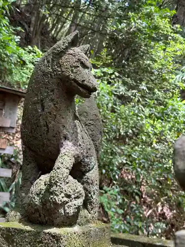 久平稲荷神社の狛犬