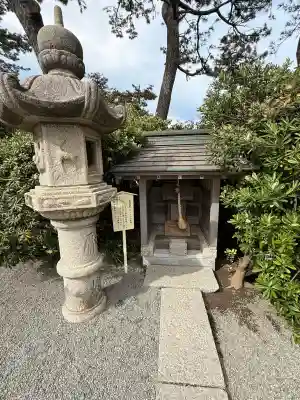 森戸大明神(森戸神社)の{uncategorized: "未分類", other: "その他", undefined: "問題あり", building: "その他建物", grave: "お墓", sacred_gate: "鳥居", guardian: "狛犬", statue: "像", buddha: "仏像", history: "歴史", nature: "自然", garden: "庭園", animal: "動物", pagoda: "塔", temizu: "手水舎", mountain_gate: "山門・神門", sanctuary: "本殿・本堂", subordinate: "末社・摂社", art: "芸術", scenery: "景色", jizo: "地蔵", ema: "絵馬", goshuin: "御朱印", omikuji: "おみくじ", items: "授与品その他", amulet: "お守り", goshuincho: "御朱印帳", eats: "食事", festival: "お祭り", votive_dance: "神楽", shichigosan: "七五三参", wedding: "結婚式", experience: "体験その他", initially: "初詣", around: "周辺", anti_infection: "感染症対策"}