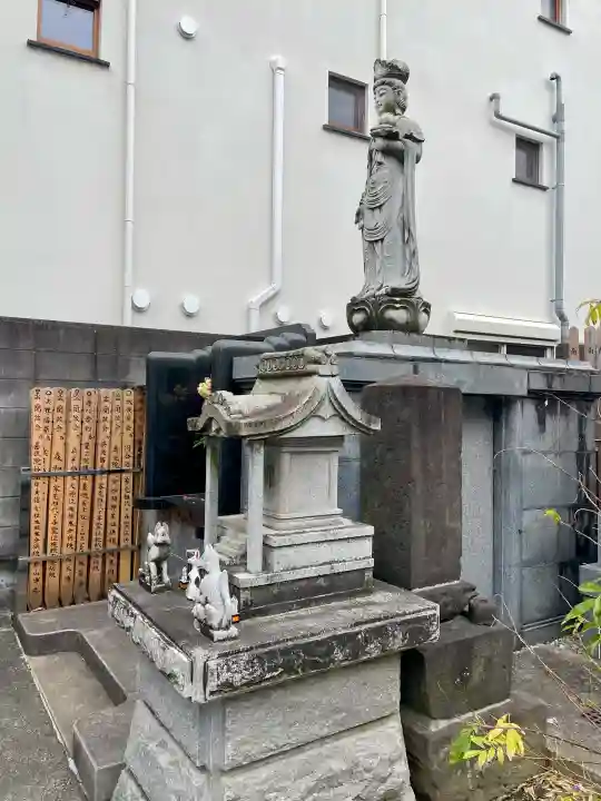 休昌院の{uncategorized: "未分類", other: "その他", undefined: "問題あり", building: "その他建物", grave: "お墓", sacred_gate: "鳥居", guardian: "狛犬", statue: "像", buddha: "仏像", history: "歴史", nature: "自然", garden: "庭園", animal: "動物", pagoda: "塔", temizu: "手水舎", mountain_gate: "山門・神門", sanctuary: "本殿・本堂", subordinate: "末社・摂社", art: "芸術", scenery: "景色", jizo: "地蔵", ema: "絵馬", goshuin: "御朱印", omikuji: "おみくじ", items: "授与品その他", amulet: "お守り", goshuincho: "御朱印帳", eats: "食事", festival: "お祭り", votive_dance: "神楽", shichigosan: "七五三参", wedding: "結婚式", experience: "体験その他", initially: "初詣", around: "周辺", anti_infection: "感染症対策"}