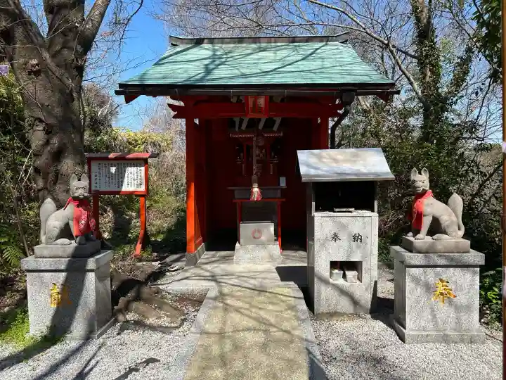 伏見稲荷神社の{uncategorized: "未分類", other: "その他", undefined: "問題あり", building: "その他建物", grave: "お墓", sacred_gate: "鳥居", guardian: "狛犬", statue: "像", buddha: "仏像", history: "歴史", nature: "自然", garden: "庭園", animal: "動物", pagoda: "塔", temizu: "手水舎", mountain_gate: "山門・神門", sanctuary: "本殿・本堂", subordinate: "末社・摂社", art: "芸術", scenery: "景色", jizo: "地蔵", ema: "絵馬", goshuin: "御朱印", omikuji: "おみくじ", items: "授与品その他", amulet: "お守り", goshuincho: "御朱印帳", eats: "食事", festival: "お祭り", votive_dance: "神楽", shichigosan: "七五三参", wedding: "結婚式", experience: "体験その他", initially: "初詣", around: "周辺", anti_infection: "感染症対策"}
