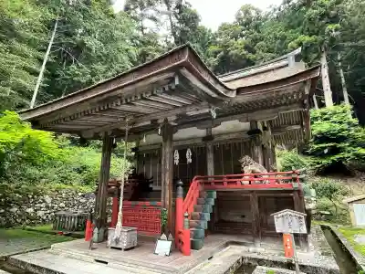 日吉大社　白山宮の{uncategorized: "未分類", other: "その他", undefined: "問題あり", building: "その他建物", grave: "お墓", sacred_gate: "鳥居", guardian: "狛犬", statue: "像", buddha: "仏像", history: "歴史", nature: "自然", garden: "庭園", animal: "動物", pagoda: "塔", temizu: "手水舎", mountain_gate: "山門・神門", sanctuary: "本殿・本堂", subordinate: "末社・摂社", art: "芸術", scenery: "景色", jizo: "地蔵", ema: "絵馬", goshuin: "御朱印", omikuji: "おみくじ", items: "授与品その他", amulet: "お守り", goshuincho: "御朱印帳", eats: "食事", festival: "お祭り", votive_dance: "神楽", shichigosan: "七五三参", wedding: "結婚式", experience: "体験その他", initially: "初詣", around: "周辺", anti_infection: "感染症対策"}