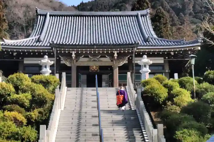 笠原寺の本殿・本堂