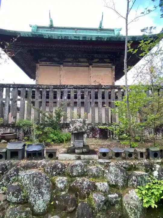 玉井宮東照宮の{uncategorized: "未分類", other: "その他", undefined: "問題あり", building: "その他建物", grave: "お墓", sacred_gate: "鳥居", guardian: "狛犬", statue: "像", buddha: "仏像", history: "歴史", nature: "自然", garden: "庭園", animal: "動物", pagoda: "塔", temizu: "手水舎", mountain_gate: "山門・神門", sanctuary: "本殿・本堂", subordinate: "末社・摂社", art: "芸術", scenery: "景色", jizo: "地蔵", ema: "絵馬", goshuin: "御朱印", omikuji: "おみくじ", items: "授与品その他", amulet: "お守り", goshuincho: "御朱印帳", eats: "食事", festival: "お祭り", votive_dance: "神楽", shichigosan: "七五三参", wedding: "結婚式", experience: "体験その他", initially: "初詣", around: "周辺", anti_infection: "感染症対策"}