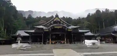 彌彦神社の本殿・本堂