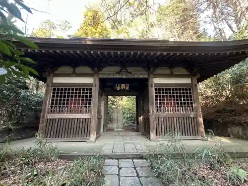 王禅寺の{uncategorized: "未分類", other: "その他", undefined: "問題あり", building: "その他建物", grave: "お墓", sacred_gate: "鳥居", guardian: "狛犬", statue: "像", buddha: "仏像", history: "歴史", nature: "自然", garden: "庭園", animal: "動物", pagoda: "塔", temizu: "手水舎", mountain_gate: "山門・神門", sanctuary: "本殿・本堂", subordinate: "末社・摂社", art: "芸術", scenery: "景色", jizo: "地蔵", ema: "絵馬", goshuin: "御朱印", omikuji: "おみくじ", items: "授与品その他", amulet: "お守り", goshuincho: "御朱印帳", eats: "食事", festival: "お祭り", votive_dance: "神楽", shichigosan: "七五三参", wedding: "結婚式", experience: "体験その他", initially: "初詣", around: "周辺", anti_infection: "感染症対策"}