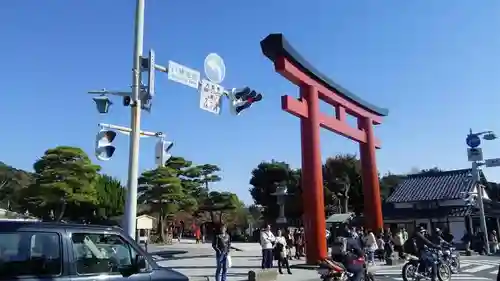 鶴岡八幡宮の周辺