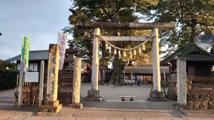 八枝神社の鳥居