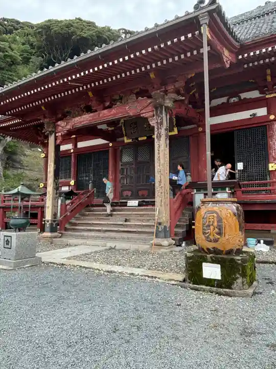 那古寺の本殿・本堂