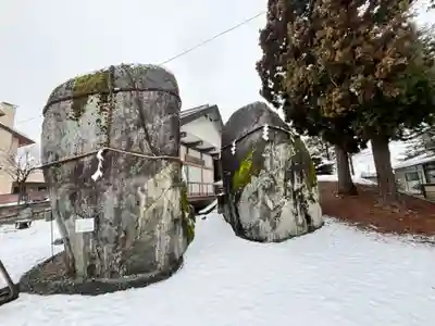三ツ石神社(岩手県)