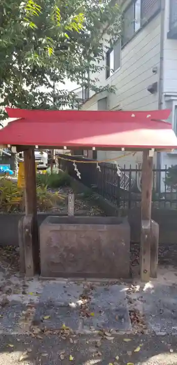 辰沼稲荷神社の手水舎