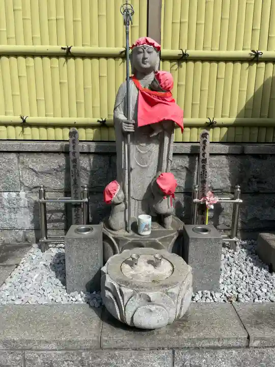 東福院の{uncategorized: "未分類", other: "その他", undefined: "問題あり", building: "その他建物", grave: "お墓", sacred_gate: "鳥居", guardian: "狛犬", statue: "像", buddha: "仏像", history: "歴史", nature: "自然", garden: "庭園", animal: "動物", pagoda: "塔", temizu: "手水舎", mountain_gate: "山門・神門", sanctuary: "本殿・本堂", subordinate: "末社・摂社", art: "芸術", scenery: "景色", jizo: "地蔵", ema: "絵馬", goshuin: "御朱印", omikuji: "おみくじ", items: "授与品その他", amulet: "お守り", goshuincho: "御朱印帳", eats: "食事", festival: "お祭り", votive_dance: "神楽", shichigosan: "七五三参", wedding: "結婚式", experience: "体験その他", initially: "初詣", around: "周辺", anti_infection: "感染症対策"}