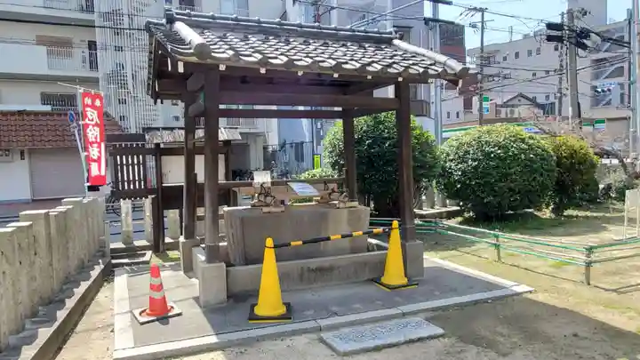 富島神社の手水舎