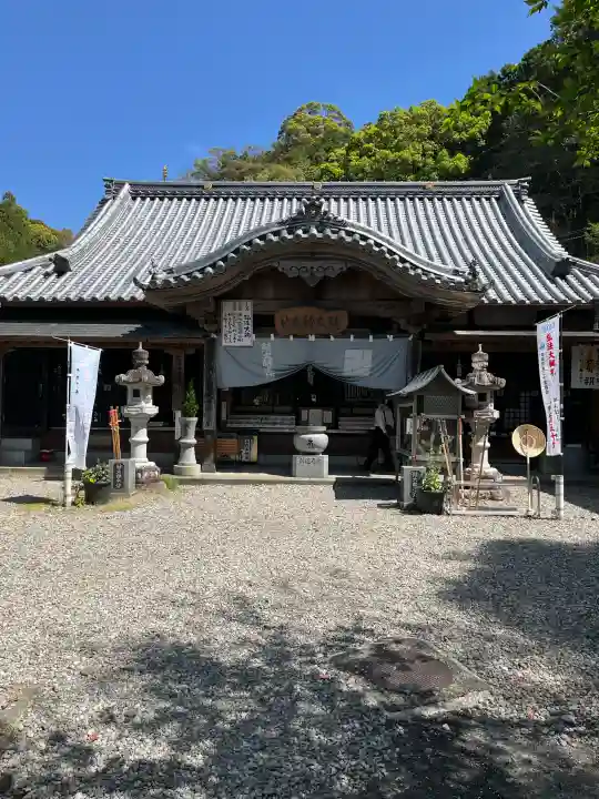 鯖大師本坊の{uncategorized: "未分類", other: "その他", undefined: "問題あり", building: "その他建物", grave: "お墓", sacred_gate: "鳥居", guardian: "狛犬", statue: "像", buddha: "仏像", history: "歴史", nature: "自然", garden: "庭園", animal: "動物", pagoda: "塔", temizu: "手水舎", mountain_gate: "山門・神門", sanctuary: "本殿・本堂", subordinate: "末社・摂社", art: "芸術", scenery: "景色", jizo: "地蔵", ema: "絵馬", goshuin: "御朱印", omikuji: "おみくじ", items: "授与品その他", amulet: "お守り", goshuincho: "御朱印帳", eats: "食事", festival: "お祭り", votive_dance: "神楽", shichigosan: "七五三参", wedding: "結婚式", experience: "体験その他", initially: "初詣", around: "周辺", anti_infection: "感染症対策"}