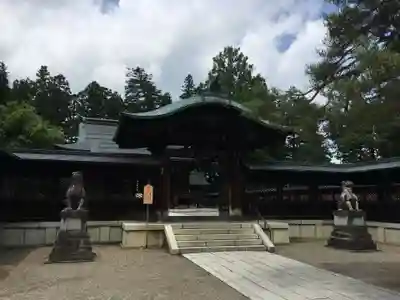 上杉神社の本殿・本堂