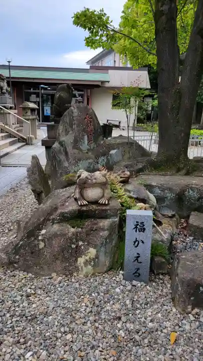 本土神社の{uncategorized: "未分類", other: "その他", undefined: "問題あり", building: "その他建物", grave: "お墓", sacred_gate: "鳥居", guardian: "狛犬", statue: "像", buddha: "仏像", history: "歴史", nature: "自然", garden: "庭園", animal: "動物", pagoda: "塔", temizu: "手水舎", mountain_gate: "山門・神門", sanctuary: "本殿・本堂", subordinate: "末社・摂社", art: "芸術", scenery: "景色", jizo: "地蔵", ema: "絵馬", goshuin: "御朱印", omikuji: "おみくじ", items: "授与品その他", amulet: "お守り", goshuincho: "御朱印帳", eats: "食事", festival: "お祭り", votive_dance: "神楽", shichigosan: "七五三参", wedding: "結婚式", experience: "体験その他", initially: "初詣", around: "周辺", anti_infection: "感染症対策"}