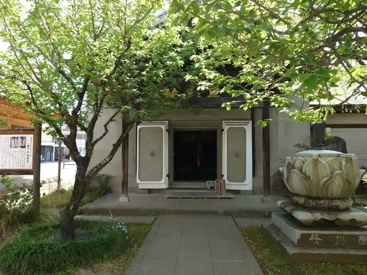 秩父札所十三番 慈眼寺の{uncategorized: "未分類", other: "その他", undefined: "問題あり", building: "その他建物", grave: "お墓", sacred_gate: "鳥居", guardian: "狛犬", statue: "像", buddha: "仏像", history: "歴史", nature: "自然", garden: "庭園", animal: "動物", pagoda: "塔", temizu: "手水舎", mountain_gate: "山門・神門", sanctuary: "本殿・本堂", subordinate: "末社・摂社", art: "芸術", scenery: "景色", jizo: "地蔵", ema: "絵馬", goshuin: "御朱印", omikuji: "おみくじ", items: "授与品その他", amulet: "お守り", goshuincho: "御朱印帳", eats: "食事", festival: "お祭り", votive_dance: "神楽", shichigosan: "七五三参", wedding: "結婚式", experience: "体験その他", initially: "初詣", around: "周辺", anti_infection: "感染症対策"}