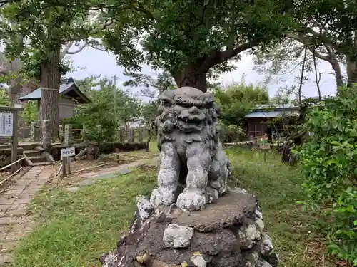 諏訪神社の狛犬