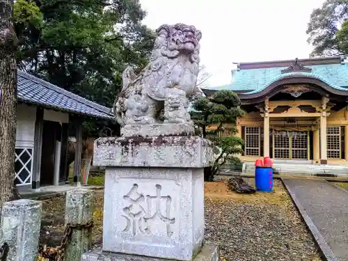 八社神社の狛犬