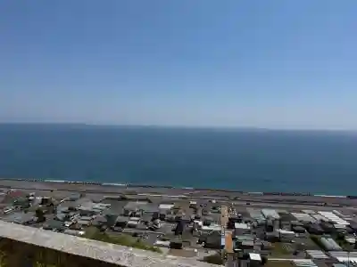 久能山東照宮の{uncategorized: "未分類", other: "その他", undefined: "問題あり", building: "その他建物", grave: "お墓", sacred_gate: "鳥居", guardian: "狛犬", statue: "像", buddha: "仏像", history: "歴史", nature: "自然", garden: "庭園", animal: "動物", pagoda: "塔", temizu: "手水舎", mountain_gate: "山門・神門", sanctuary: "本殿・本堂", subordinate: "末社・摂社", art: "芸術", scenery: "景色", jizo: "地蔵", ema: "絵馬", goshuin: "御朱印", omikuji: "おみくじ", items: "授与品その他", amulet: "お守り", goshuincho: "御朱印帳", eats: "食事", festival: "お祭り", votive_dance: "神楽", shichigosan: "七五三参", wedding: "結婚式", experience: "体験その他", initially: "初詣", around: "周辺", anti_infection: "感染症対策"}