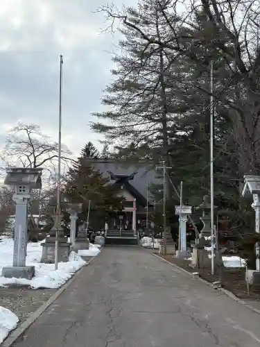 芽室神社の{uncategorized: "未分類", other: "その他", undefined: "問題あり", building: "その他建物", grave: "お墓", sacred_gate: "鳥居", guardian: "狛犬", statue: "像", buddha: "仏像", history: "歴史", nature: "自然", garden: "庭園", animal: "動物", pagoda: "塔", temizu: "手水舎", mountain_gate: "山門・神門", sanctuary: "本殿・本堂", subordinate: "末社・摂社", art: "芸術", scenery: "景色", jizo: "地蔵", ema: "絵馬", goshuin: "御朱印", omikuji: "おみくじ", items: "授与品その他", amulet: "お守り", goshuincho: "御朱印帳", eats: "食事", festival: "お祭り", votive_dance: "神楽", shichigosan: "七五三参", wedding: "結婚式", experience: "体験その他", initially: "初詣", around: "周辺", anti_infection: "感染症対策"}