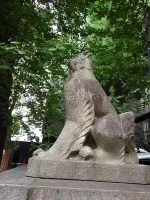 稲荷鬼王神社の狛犬