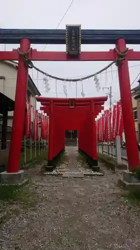 道念稲荷神社の鳥居