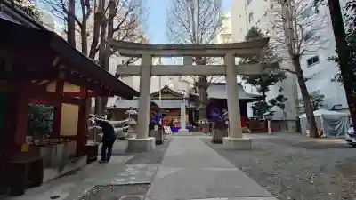 日本橋日枝神社の{uncategorized: "未分類", other: "その他", undefined: "問題あり", building: "その他建物", grave: "お墓", sacred_gate: "鳥居", guardian: "狛犬", statue: "像", buddha: "仏像", history: "歴史", nature: "自然", garden: "庭園", animal: "動物", pagoda: "塔", temizu: "手水舎", mountain_gate: "山門・神門", sanctuary: "本殿・本堂", subordinate: "末社・摂社", art: "芸術", scenery: "景色", jizo: "地蔵", ema: "絵馬", goshuin: "御朱印", omikuji: "おみくじ", items: "授与品その他", amulet: "お守り", goshuincho: "御朱印帳", eats: "食事", festival: "お祭り", votive_dance: "神楽", shichigosan: "七五三参", wedding: "結婚式", experience: "体験その他", initially: "初詣", around: "周辺", anti_infection: "感染症対策"}