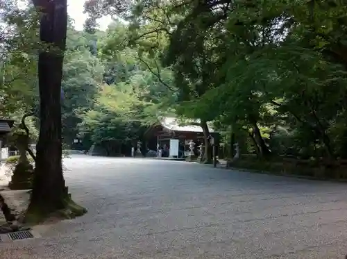 石上神宮の庭園