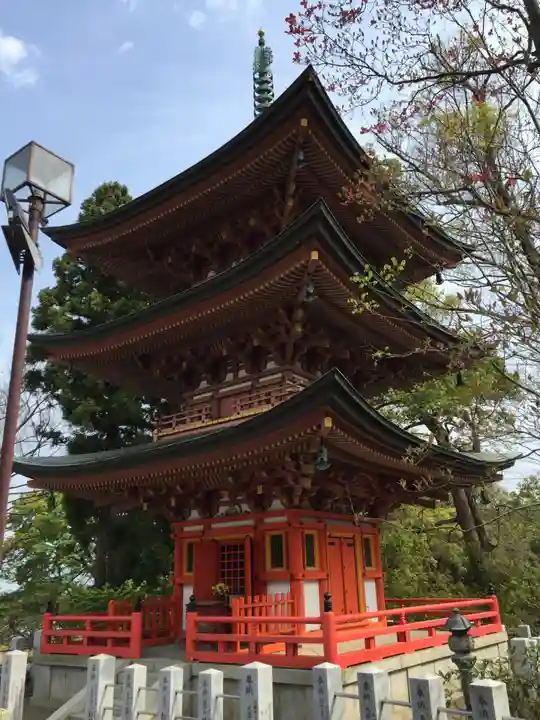 布施弁天 東海寺の塔