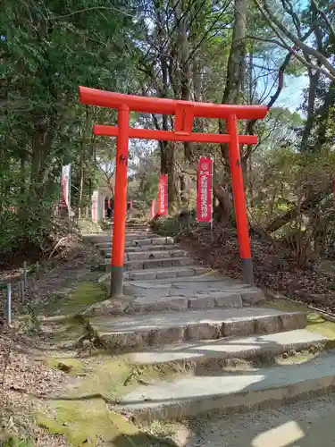 天開稲荷社の鳥居