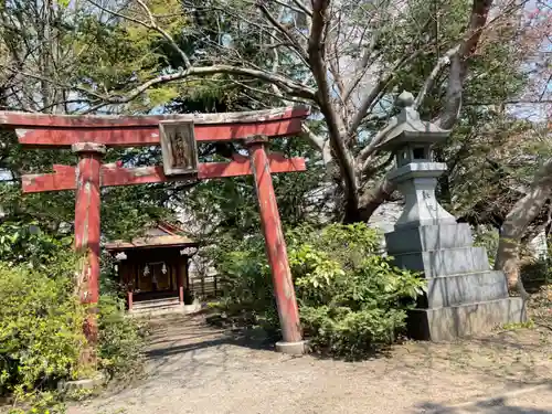 三八城神社の末社