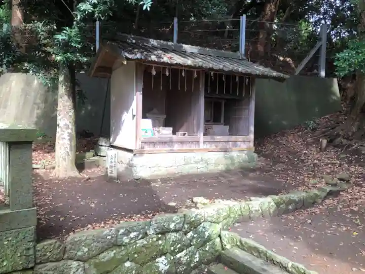 那閉神社の末社・摂社