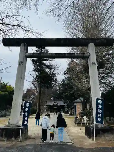素鵞神社の{uncategorized: "未分類", other: "その他", undefined: "問題あり", building: "その他建物", grave: "お墓", sacred_gate: "鳥居", guardian: "狛犬", statue: "像", buddha: "仏像", history: "歴史", nature: "自然", garden: "庭園", animal: "動物", pagoda: "塔", temizu: "手水舎", mountain_gate: "山門・神門", sanctuary: "本殿・本堂", subordinate: "末社・摂社", art: "芸術", scenery: "景色", jizo: "地蔵", ema: "絵馬", goshuin: "御朱印", omikuji: "おみくじ", items: "授与品その他", amulet: "お守り", goshuincho: "御朱印帳", eats: "食事", festival: "お祭り", votive_dance: "神楽", shichigosan: "七五三参", wedding: "結婚式", experience: "体験その他", initially: "初詣", around: "周辺", anti_infection: "感染症対策"}