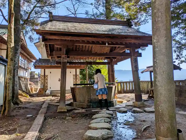 大宮諏訪神社の手水舎