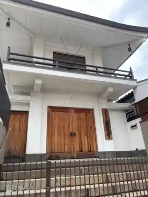 滝勝寺の山門・神門