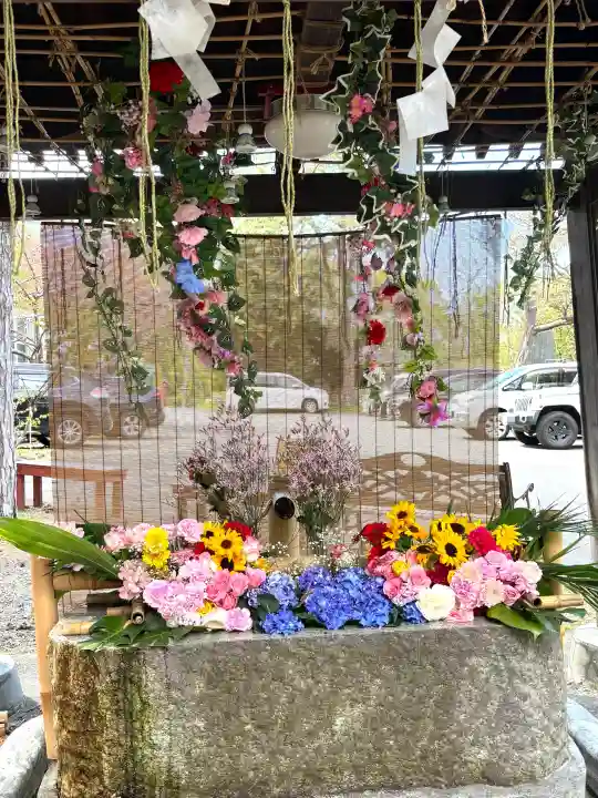 札幌伏見稲荷神社の{uncategorized: "未分類", other: "その他", undefined: "問題あり", building: "その他建物", grave: "お墓", sacred_gate: "鳥居", guardian: "狛犬", statue: "像", buddha: "仏像", history: "歴史", nature: "自然", garden: "庭園", animal: "動物", pagoda: "塔", temizu: "手水舎", mountain_gate: "山門・神門", sanctuary: "本殿・本堂", subordinate: "末社・摂社", art: "芸術", scenery: "景色", jizo: "地蔵", ema: "絵馬", goshuin: "御朱印", omikuji: "おみくじ", items: "授与品その他", amulet: "お守り", goshuincho: "御朱印帳", eats: "食事", festival: "お祭り", votive_dance: "神楽", shichigosan: "七五三参", wedding: "結婚式", experience: "体験その他", initially: "初詣", around: "周辺", anti_infection: "感染症対策"}