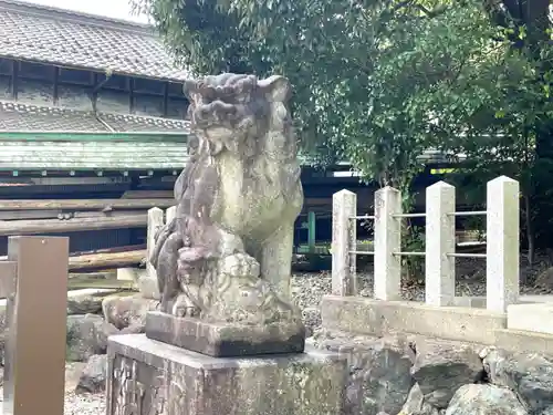 御厨神社の狛犬