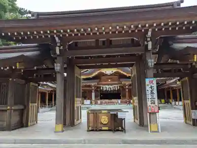 亀ケ池八幡宮の山門・神門
