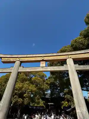 明治神宮の{uncategorized: "未分類", other: "その他", undefined: "問題あり", building: "その他建物", grave: "お墓", sacred_gate: "鳥居", guardian: "狛犬", statue: "像", buddha: "仏像", history: "歴史", nature: "自然", garden: "庭園", animal: "動物", pagoda: "塔", temizu: "手水舎", mountain_gate: "山門・神門", sanctuary: "本殿・本堂", subordinate: "末社・摂社", art: "芸術", scenery: "景色", jizo: "地蔵", ema: "絵馬", goshuin: "御朱印", omikuji: "おみくじ", items: "授与品その他", amulet: "お守り", goshuincho: "御朱印帳", eats: "食事", festival: "お祭り", votive_dance: "神楽", shichigosan: "七五三参", wedding: "結婚式", experience: "体験その他", initially: "初詣", around: "周辺", anti_infection: "感染症対策"}