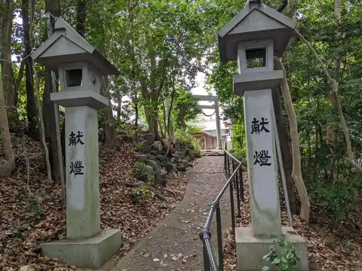 井後神社の{uncategorized: "未分類", other: "その他", undefined: "問題あり", building: "その他建物", grave: "お墓", sacred_gate: "鳥居", guardian: "狛犬", statue: "像", buddha: "仏像", history: "歴史", nature: "自然", garden: "庭園", animal: "動物", pagoda: "塔", temizu: "手水舎", mountain_gate: "山門・神門", sanctuary: "本殿・本堂", subordinate: "末社・摂社", art: "芸術", scenery: "景色", jizo: "地蔵", ema: "絵馬", goshuin: "御朱印", omikuji: "おみくじ", items: "授与品その他", amulet: "お守り", goshuincho: "御朱印帳", eats: "食事", festival: "お祭り", votive_dance: "神楽", shichigosan: "七五三参", wedding: "結婚式", experience: "体験その他", initially: "初詣", around: "周辺", anti_infection: "感染症対策"}