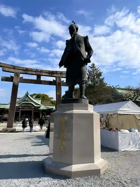 豊國神社の像