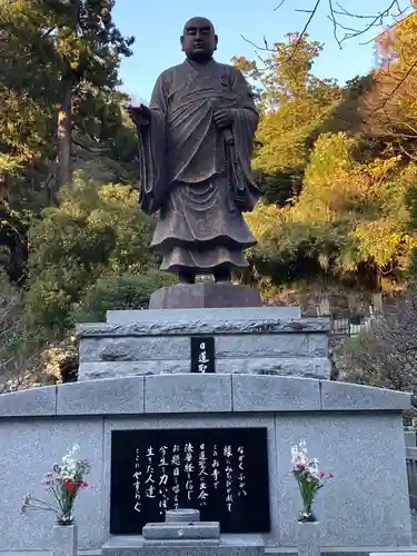 妙本寺の像