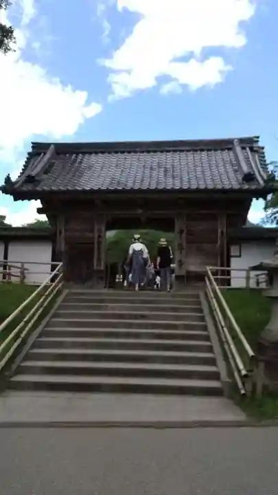 中尊寺の山門・神門