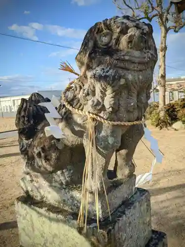 貢八幡神社の狛犬