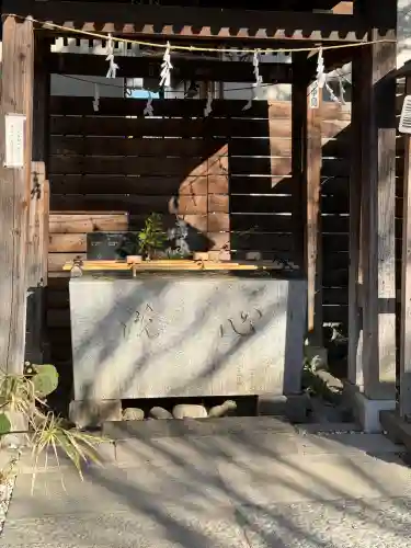 鎮守氷川神社の{uncategorized: "未分類", other: "その他", undefined: "問題あり", building: "その他建物", grave: "お墓", sacred_gate: "鳥居", guardian: "狛犬", statue: "像", buddha: "仏像", history: "歴史", nature: "自然", garden: "庭園", animal: "動物", pagoda: "塔", temizu: "手水舎", mountain_gate: "山門・神門", sanctuary: "本殿・本堂", subordinate: "末社・摂社", art: "芸術", scenery: "景色", jizo: "地蔵", ema: "絵馬", goshuin: "御朱印", omikuji: "おみくじ", items: "授与品その他", amulet: "お守り", goshuincho: "御朱印帳", eats: "食事", festival: "お祭り", votive_dance: "神楽", shichigosan: "七五三参", wedding: "結婚式", experience: "体験その他", initially: "初詣", around: "周辺", anti_infection: "感染症対策"}